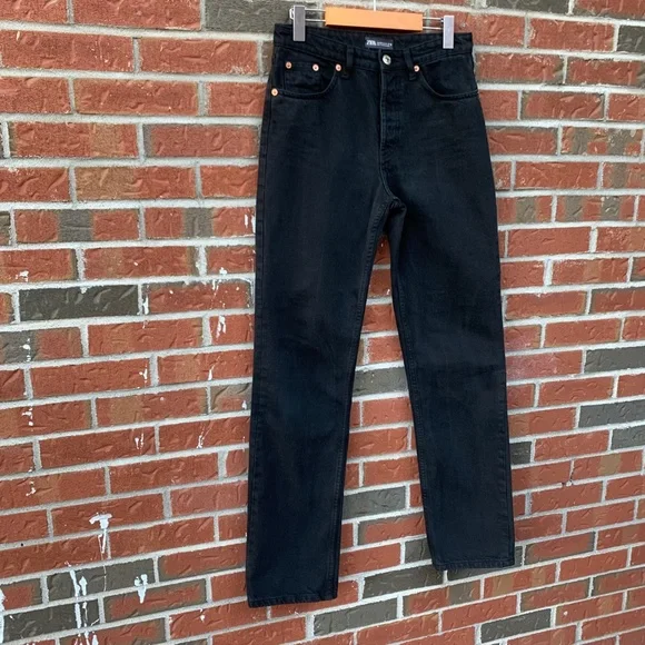 ❌SOLD❌ Zara Black Straight Fit High Rise 100% Cotton Button fly Closure Jeans - Picture 4 of 11
